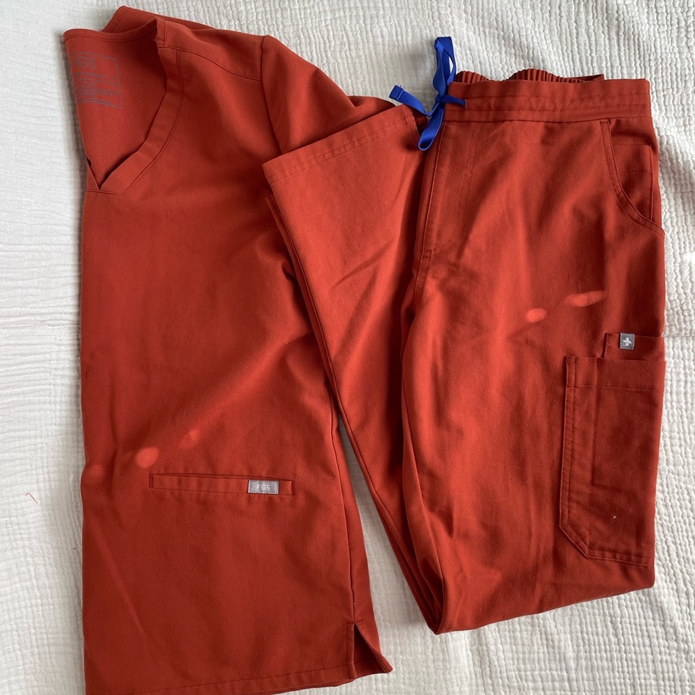 Figs LIMITED EDITION Rust Scrubs Sz Small